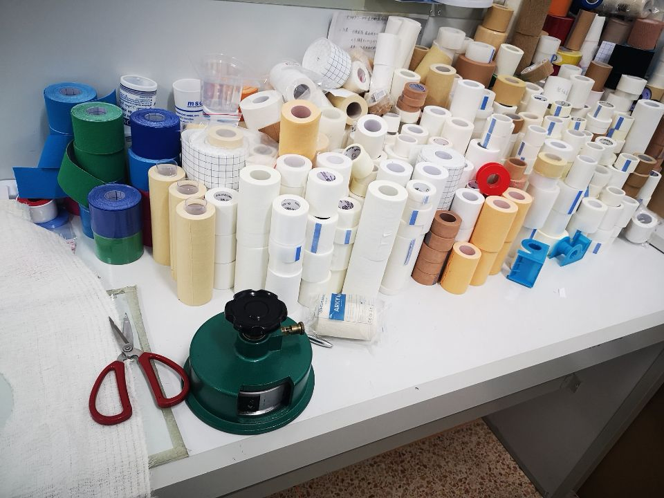 Eyelash Extension 1′ ′ Paper Tape [2.50cm X 9.14 M/ 10 Yds 1.25 Cm X 9.14 M/ 10 Yds Micropore Surgical Tape