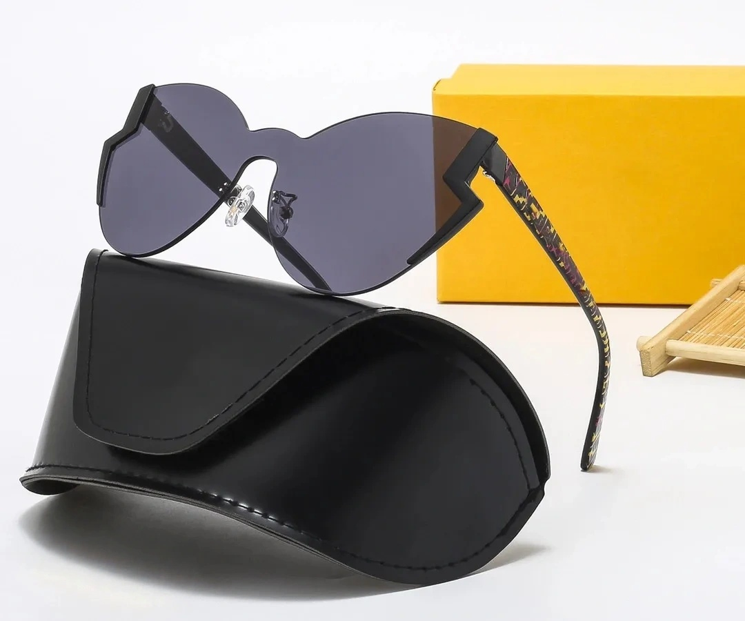 Designer Original Sunglasses, Women's Retro Classic Glasses, Replica Sunglasses, Sunny, Youthful, and Full of Vitality.