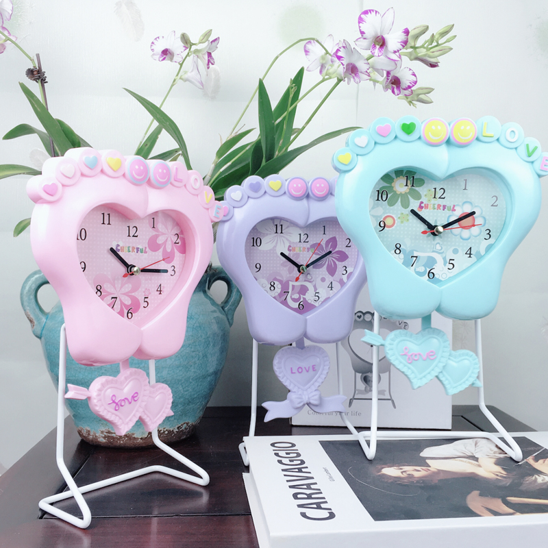 Promotion High Quality Basketball Team Member Shape Desk Table Clocks Kids Plastic Alarm Clock Children′ S Room Decoration Alarm Clock