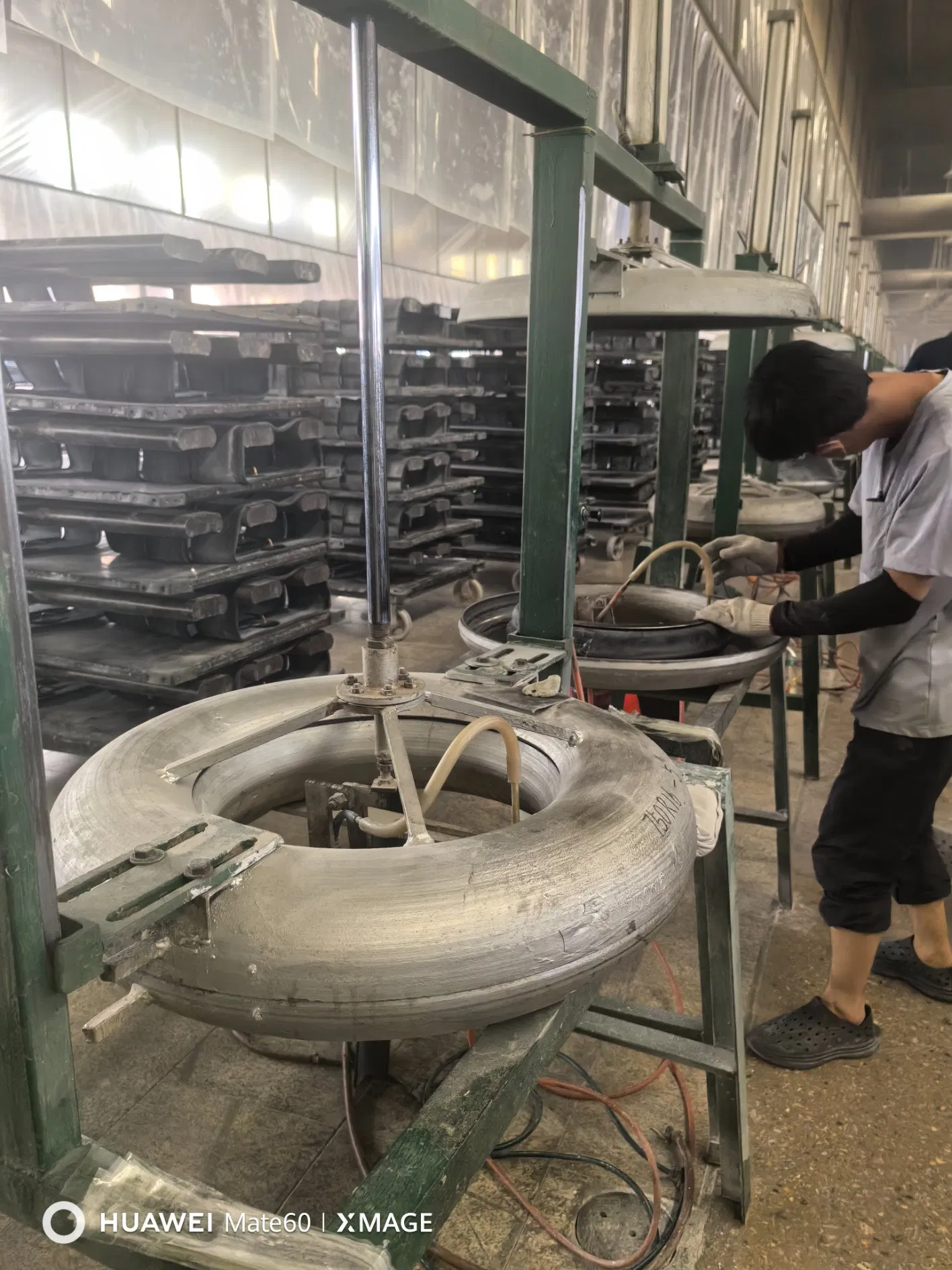 Внутренняя камера для легкового автомобиля, усиленная