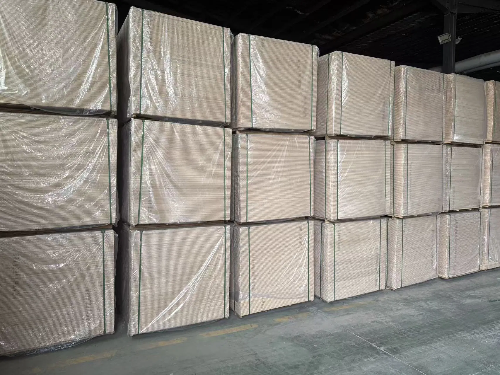 Full Eucalyptus Core Birch Faced Fire Resistant Class B / Class a Wall Ceiling Board Commercial Plywood