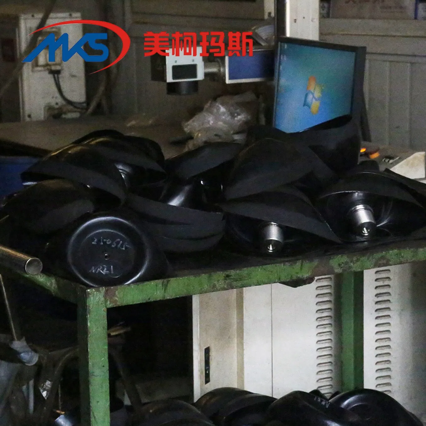 Гидравлический аккумулятор MKS 245-6567, 247-8556, 248-0307