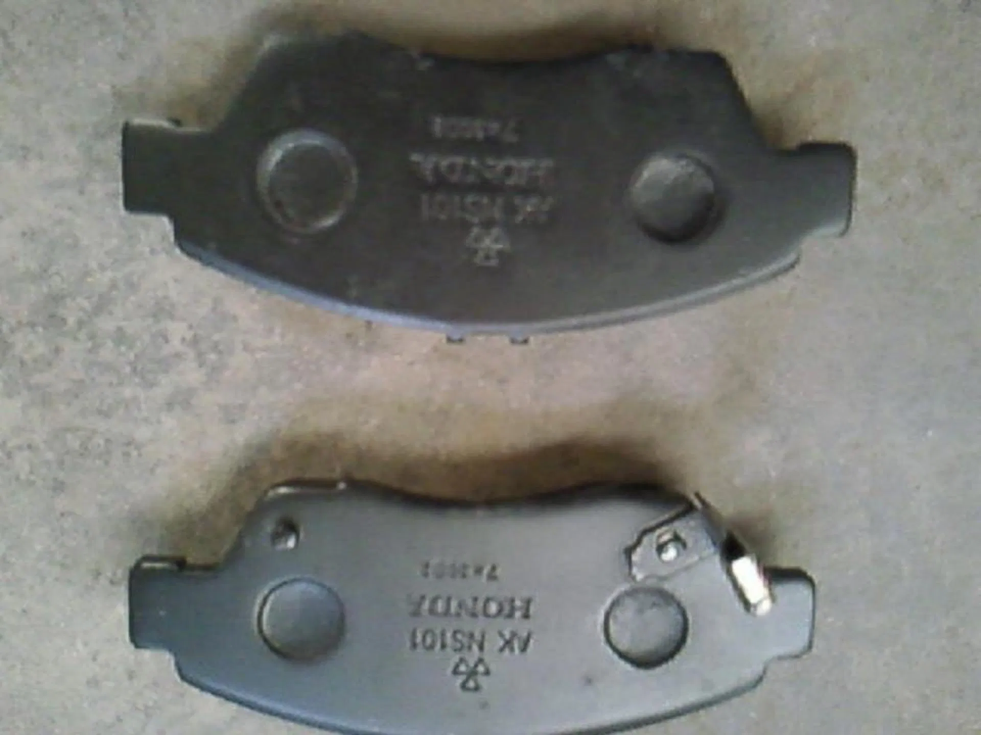 Передние тормозные колодки дисковые Semi-Metal для Honda/Hyundai Eon (арт. D5076)