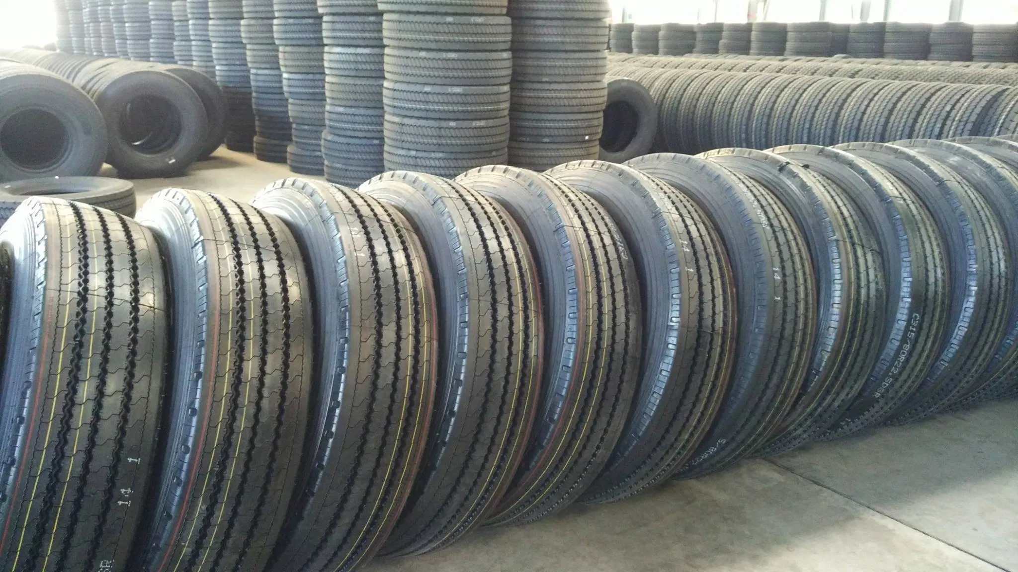 295/80R22.5 RT529 Стальной радиальный грузовой шинный