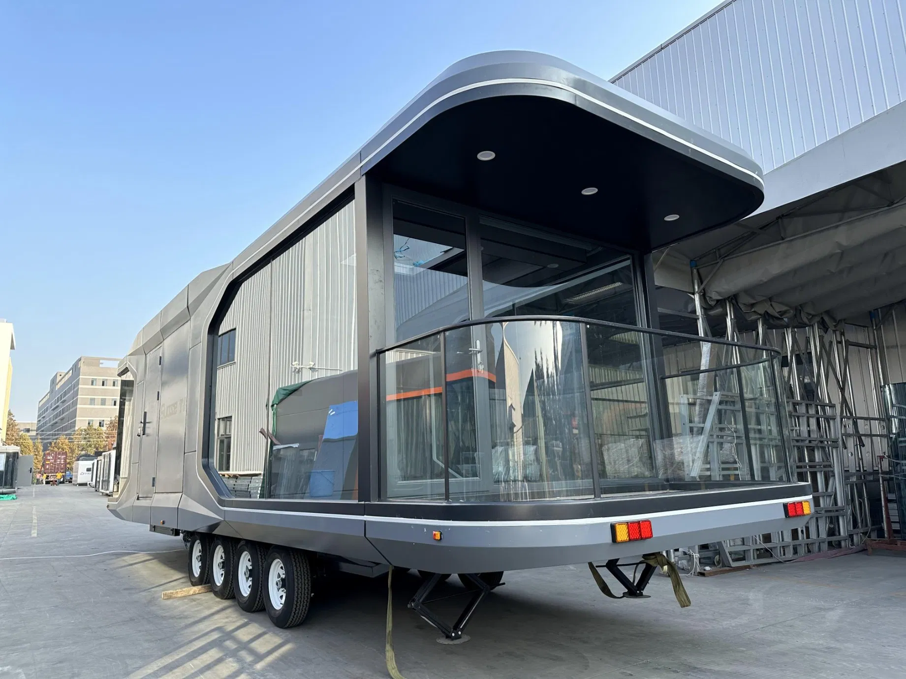 Room Trailer Capsule Unit Space Module Space Capsule House with Trailer Casa Prefabricada Container House Mobile Home Space Capsule House Casa Prefabricada