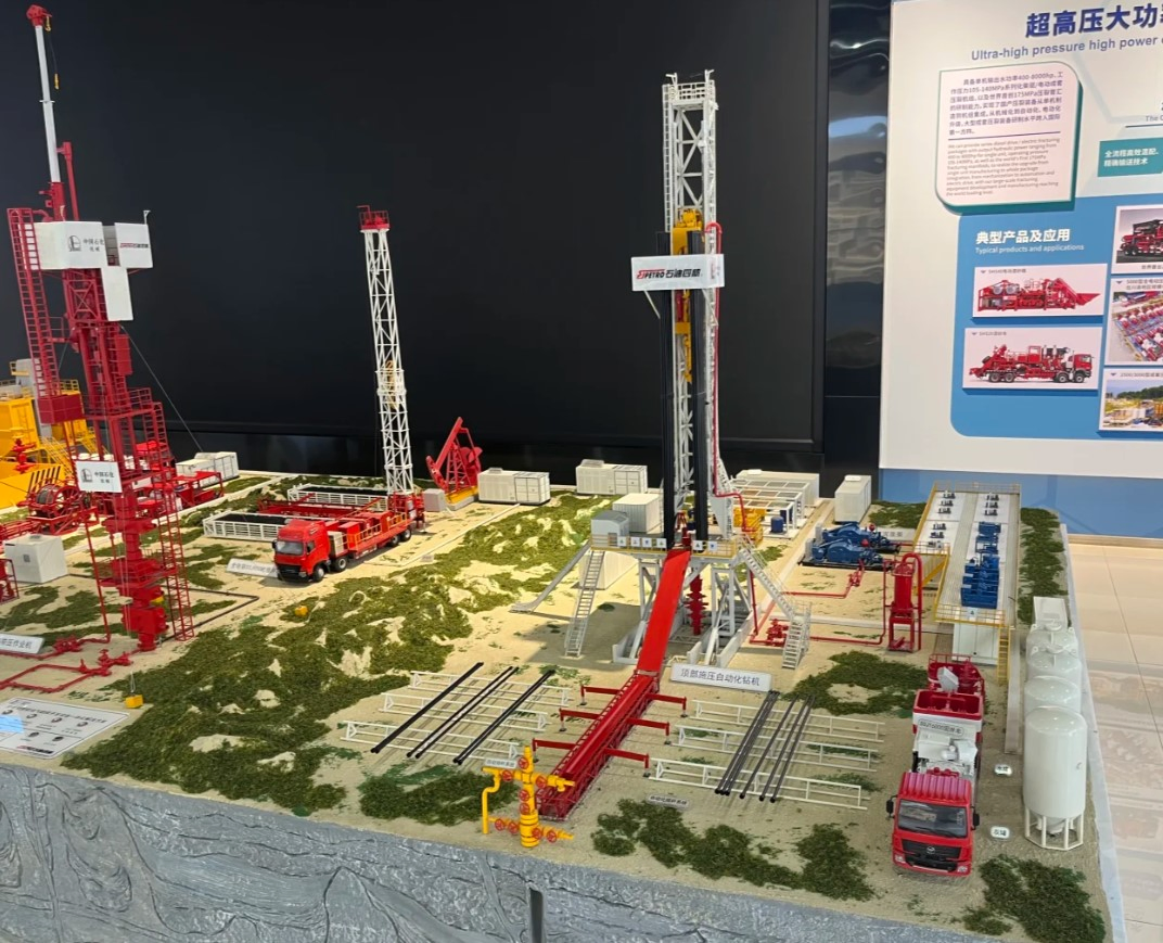 Elegant Hand-Made Marine Operation Model Display for Office Decoration