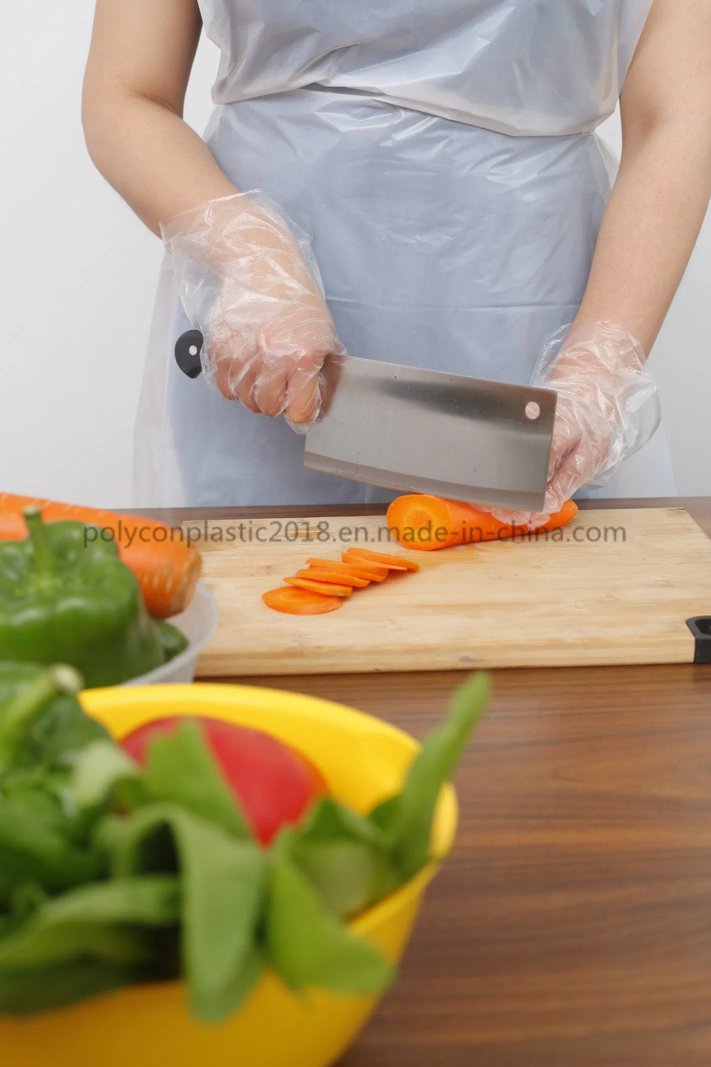 Plastic Disposable Aprons in Bulk. Waterproof Polyethylene Disposable Aprons for Hair Stylist
