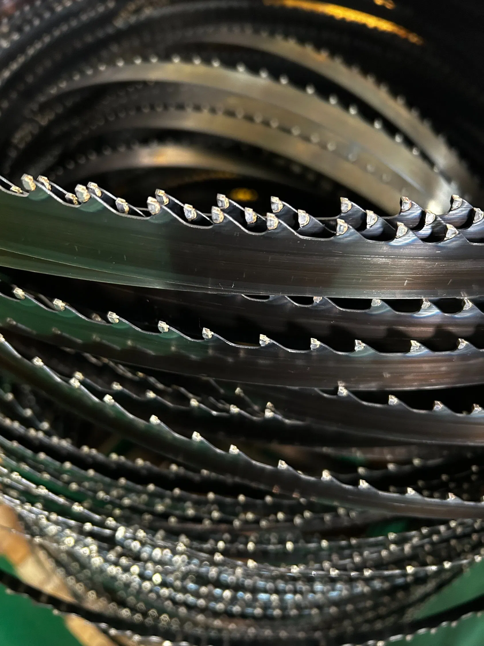 Heat Resistance Maintains Sharpness and Stability Under High Temperatures.