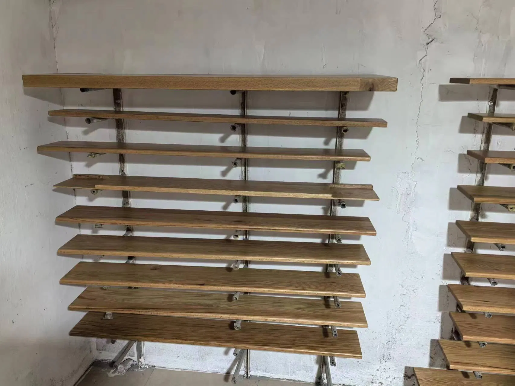 Luxury Natural Walnut Slab Top Grade American Oak Wood Stair Treads