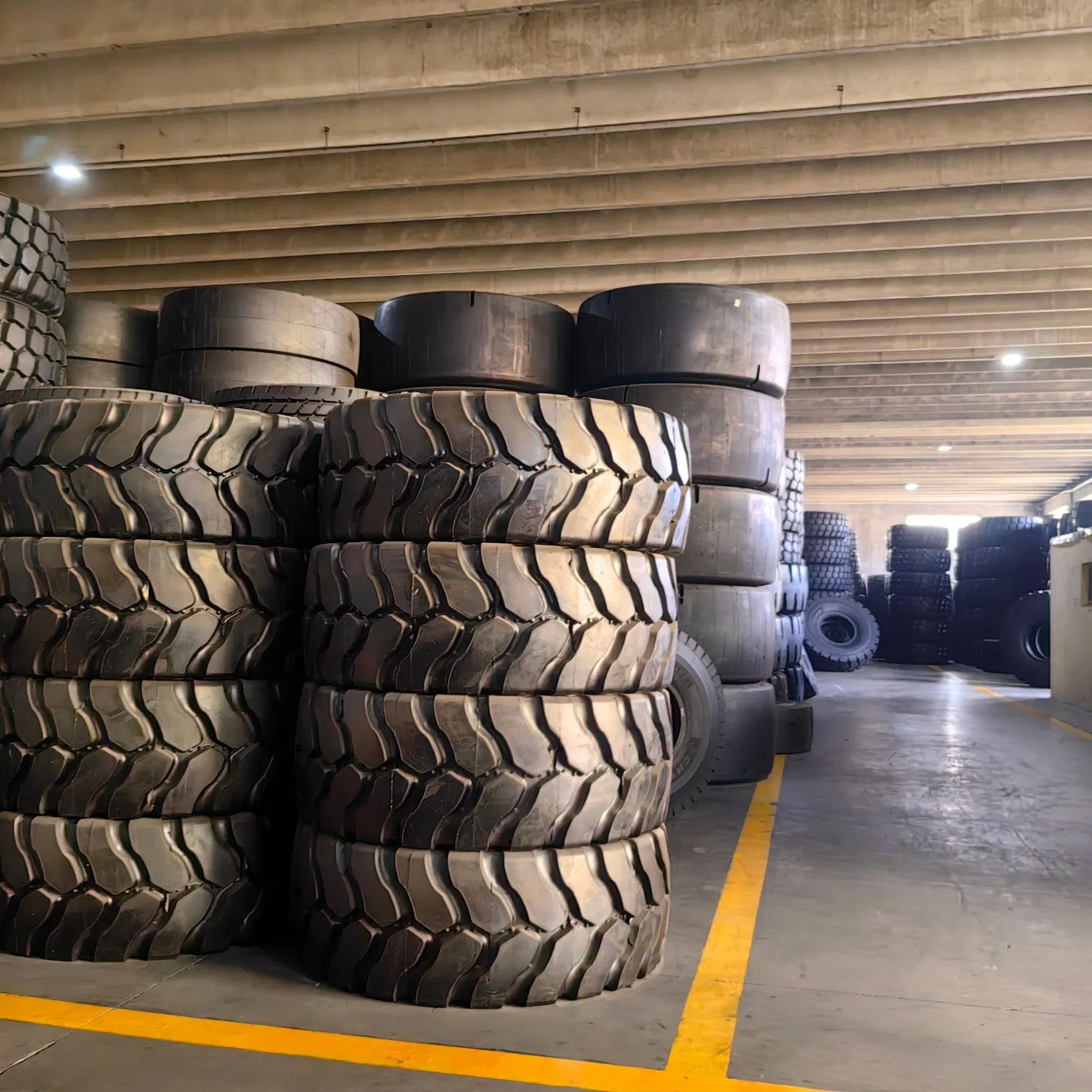 Giant Mine Tire L5 40.00R57 OTR Loader Tyre