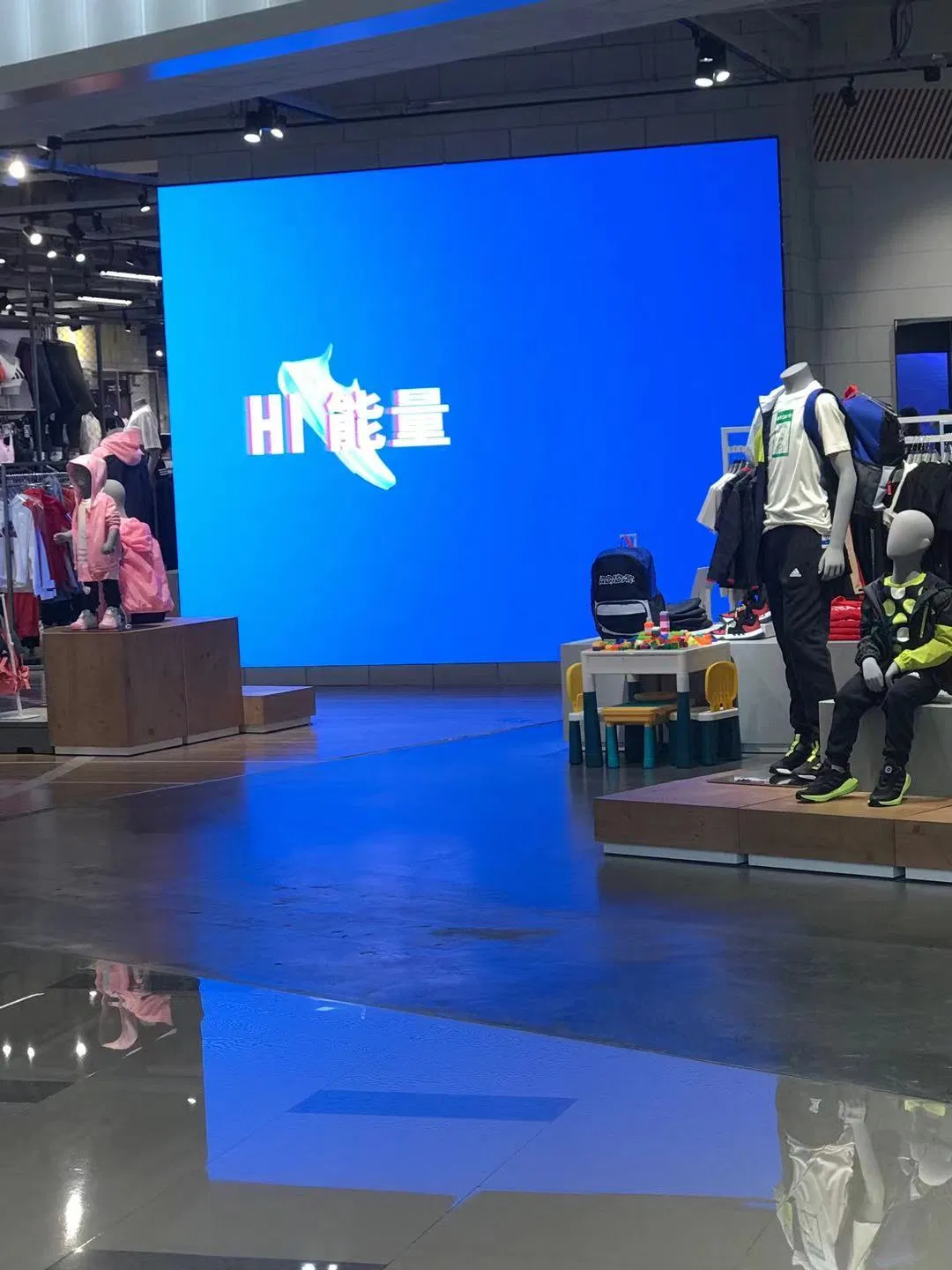 Digital Advertising Screens P2.5 P3 Indoor High Brightness Shop Window LED Display