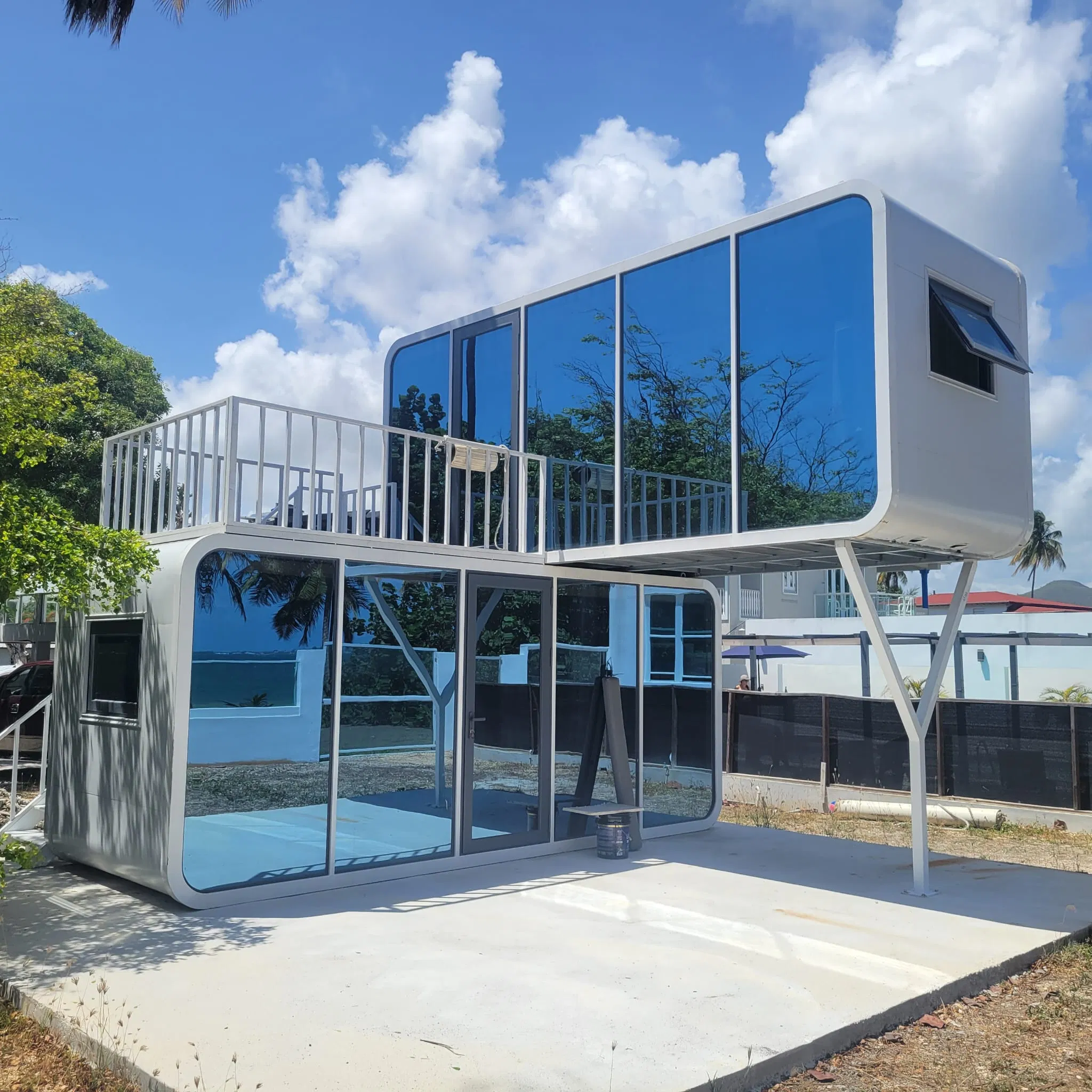 Furnished 20FT 40FT Apple Cabin Single Story Apple Pod Capsule Office Pod Prefabricated Apple Cabin House 2 Bedrooms
