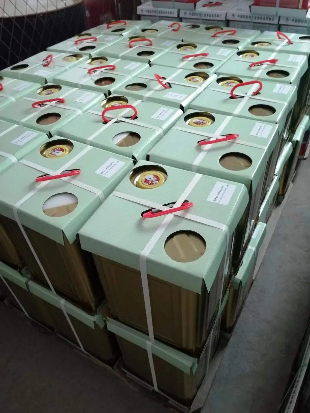 China Manufacturer of Contact Cement Chloroprene Glue (CR Glue) ISO Certified for Rubber, Leather, Metal Free Sample Available