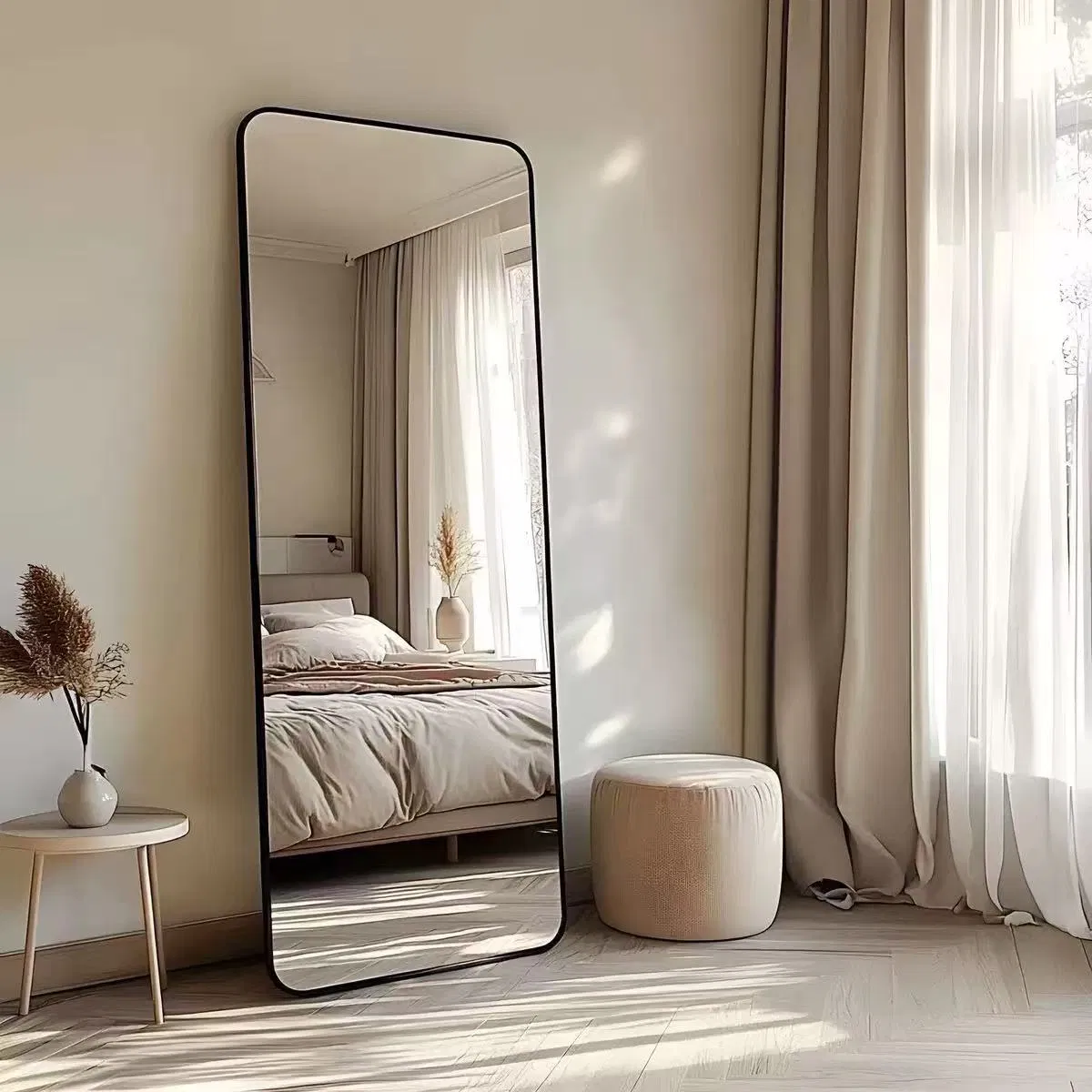 Smart Touch Control Bathroom Mirror with Three Brightness and Colour Settings, Effortlessly Creating an Atmospheric Wash-up Experience.