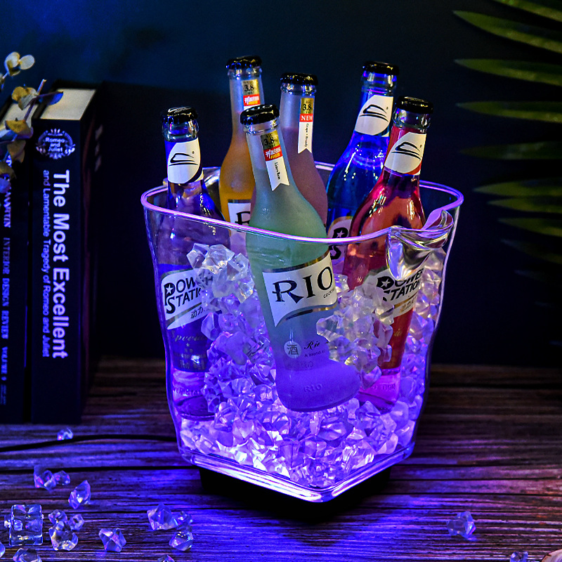 Wholesale Creative Transparent Double-Handle Plastic Wine Cooler with Wave Pattern Disposable Beer Bucket for Bar & KTV