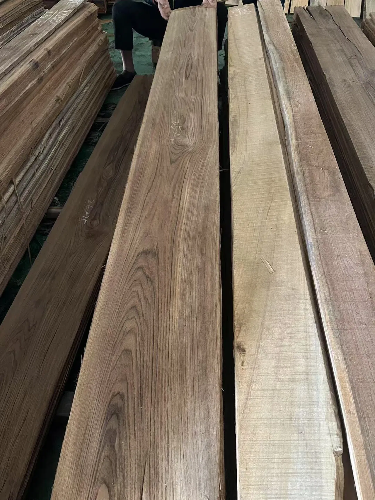 2025 Natural Crown Teak Veneer and Burma Teak Flower 0.20mm