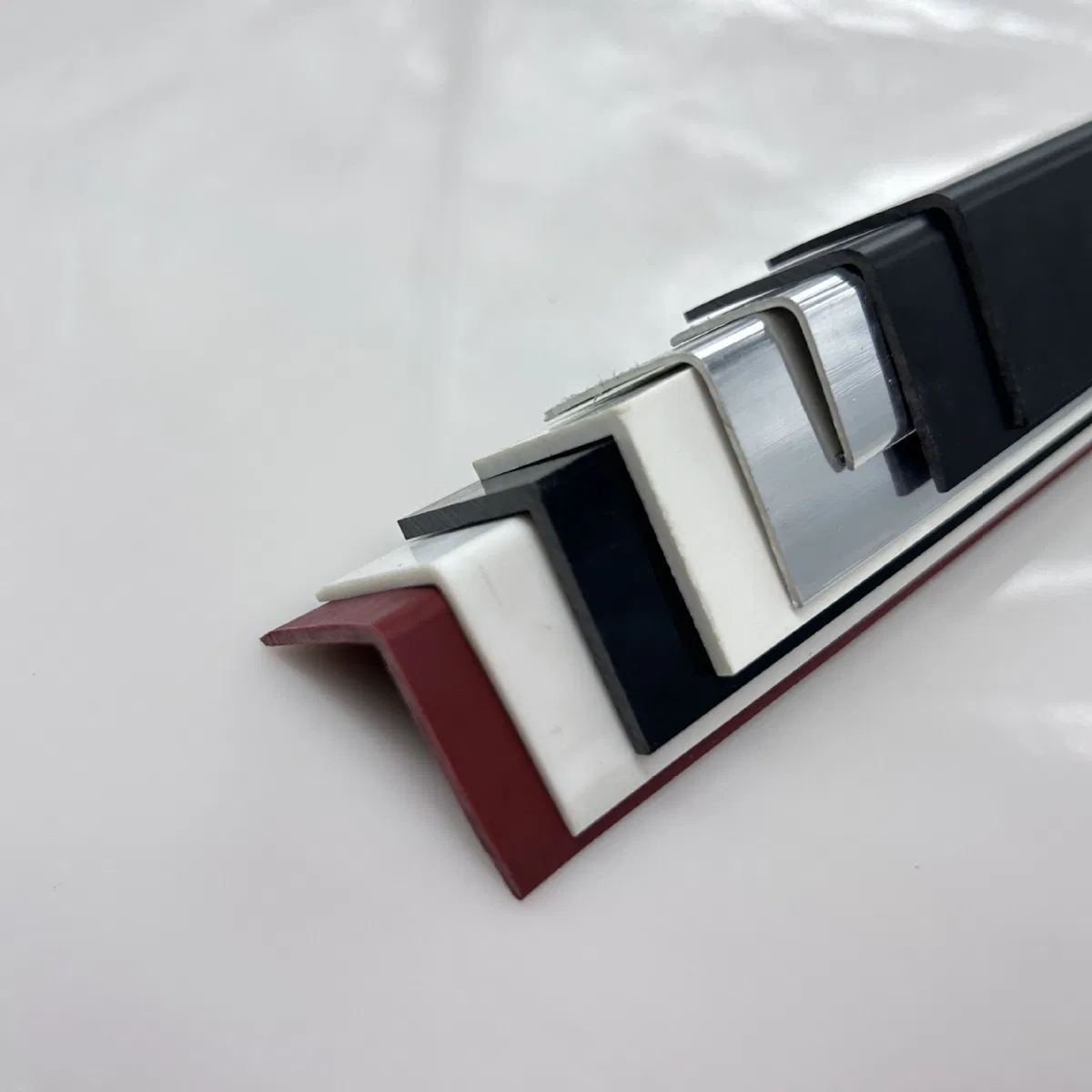 Customized Plastic Extruded Profiles L Shape PVC Angle Corner for Wall Corner