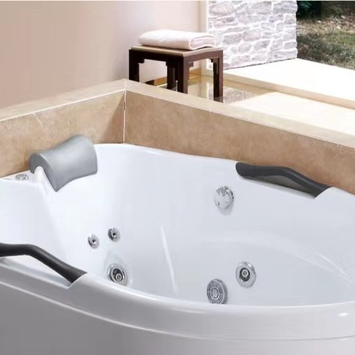 Угловая акриловая ванна с гидромассажем