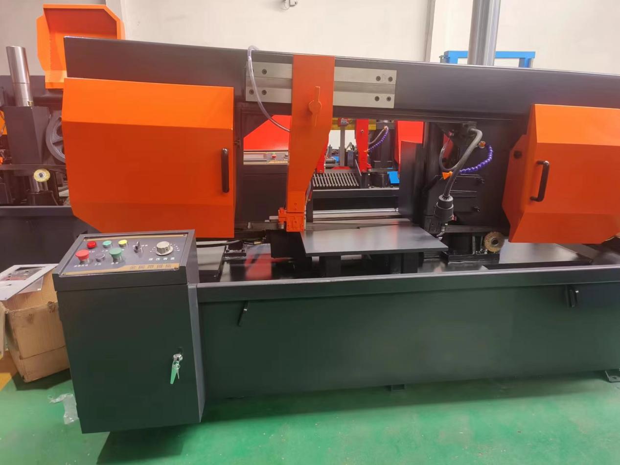 Станок ленточнопильный полуавтоматический угловой резки 45°