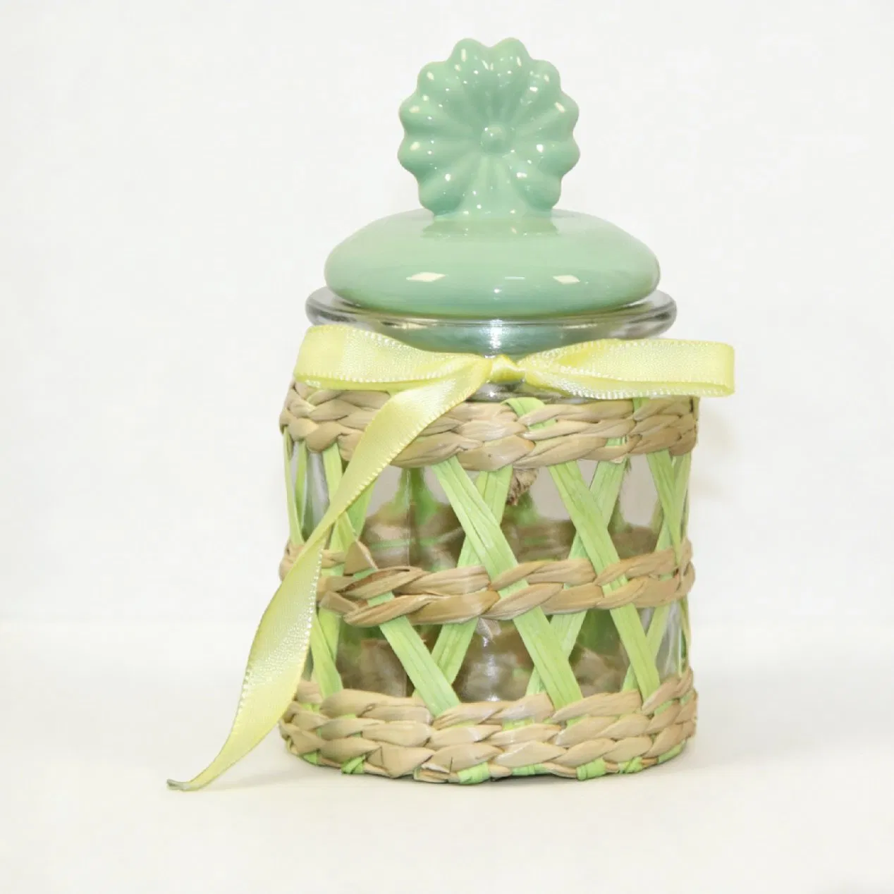 Декоративные стеклянные банки с керамическими крышками-цветами