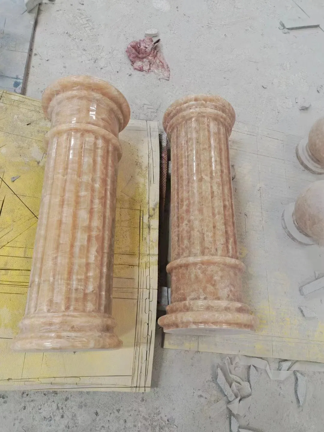 Hot Selling Engraving Natural Stone Marble Solid Pillars Column for Villa Projects