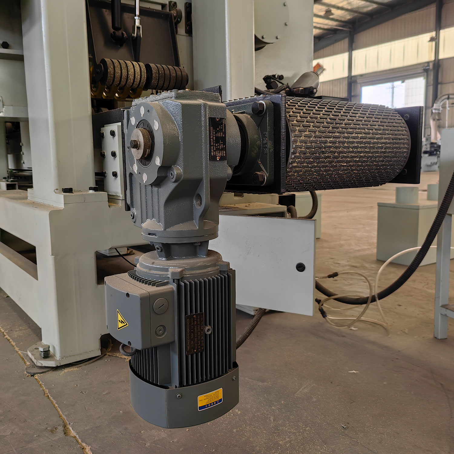 Пилорама ленточная горизонтальная портативная многопильная 2-6 пил