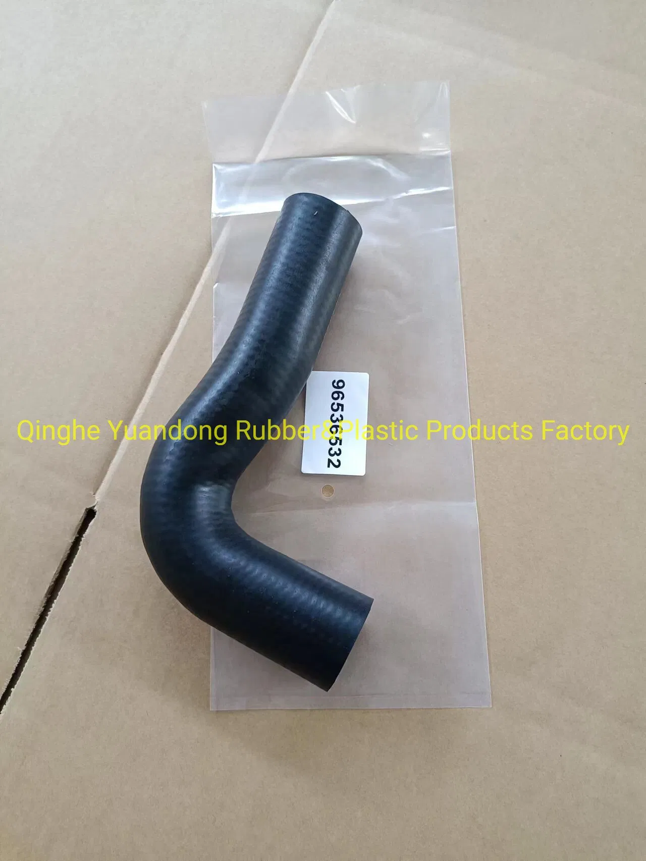 Воздушный патрубок Toyota Hilux 17881-54060