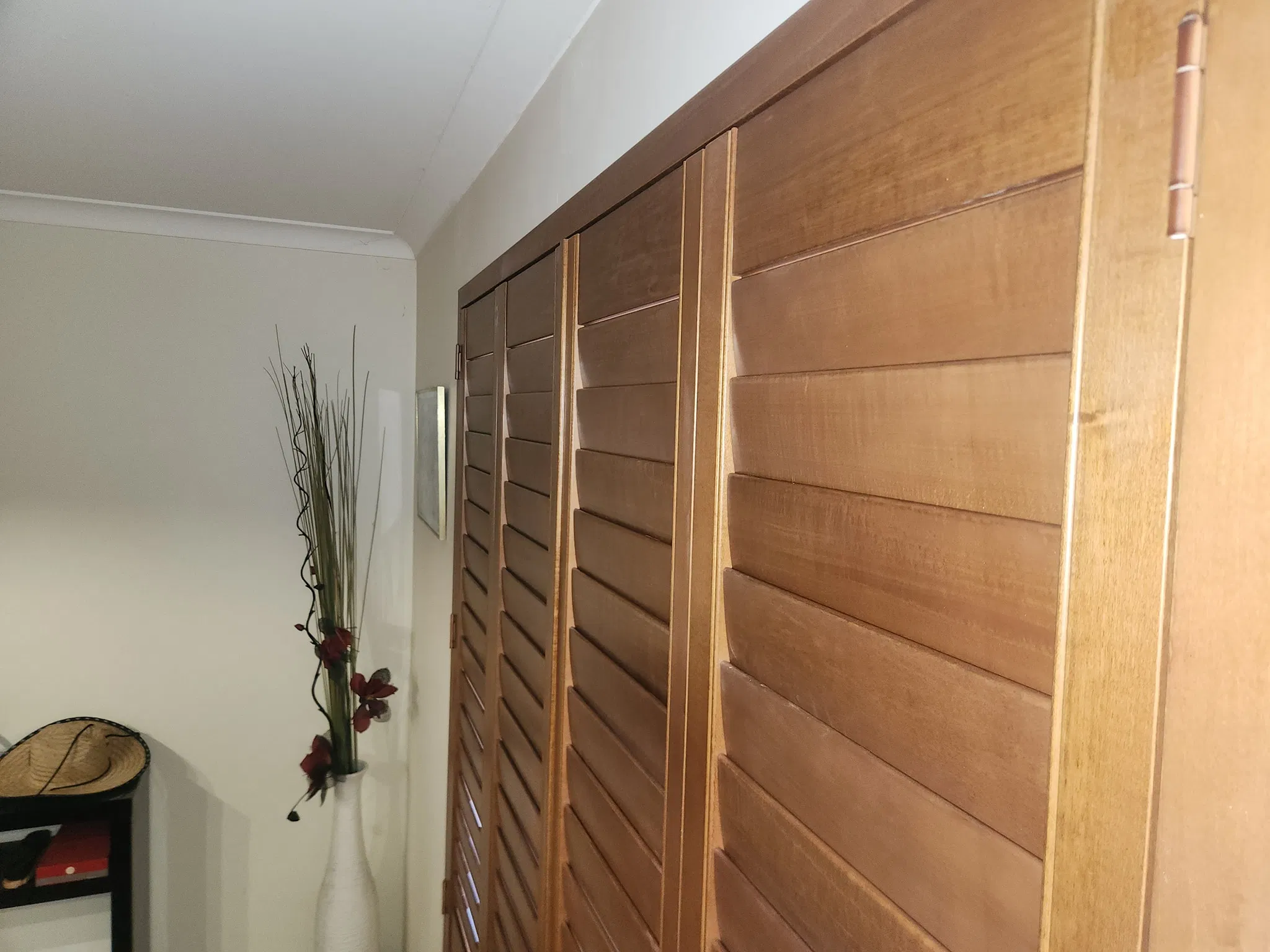 Top Supply Customizable Window Blinds Wooden Plantation Shutters on Windows