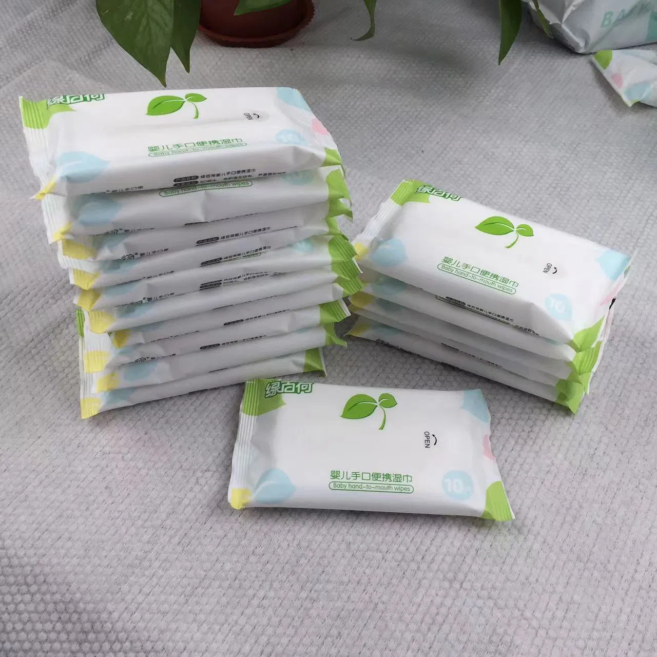 Premium Biodegradable Extra Soft Cotton Wet Wipes for Baby Skin Care with Samll Package