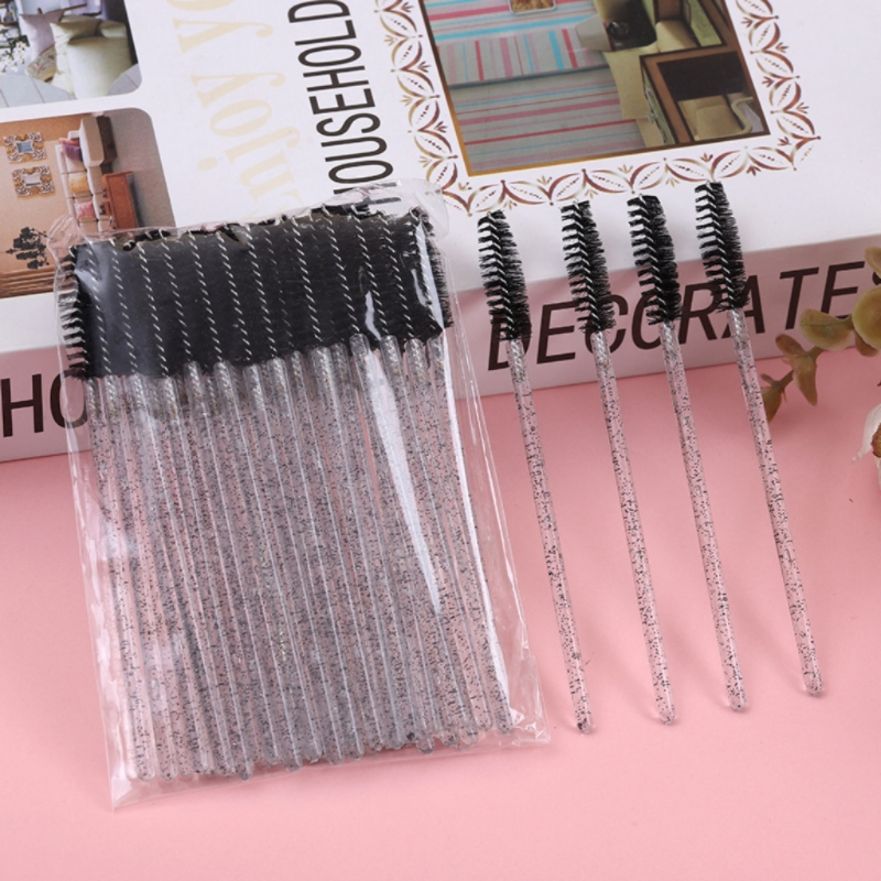 Supple, Thick, Elongated, Resilient and Bendable Eyelash Brush