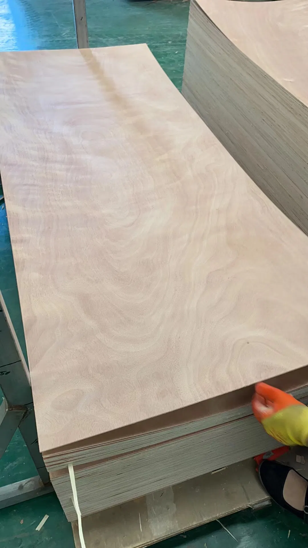 Comaccord Cheap Price Okoume Door Skin Plywood 2.7mm Plywood