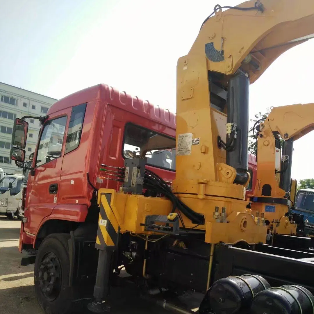 Truck Mounted Crane 8-Ton Jiangwei Straight Arm Truck Crane Equipped with a 150 Meter Steel Wire Rope