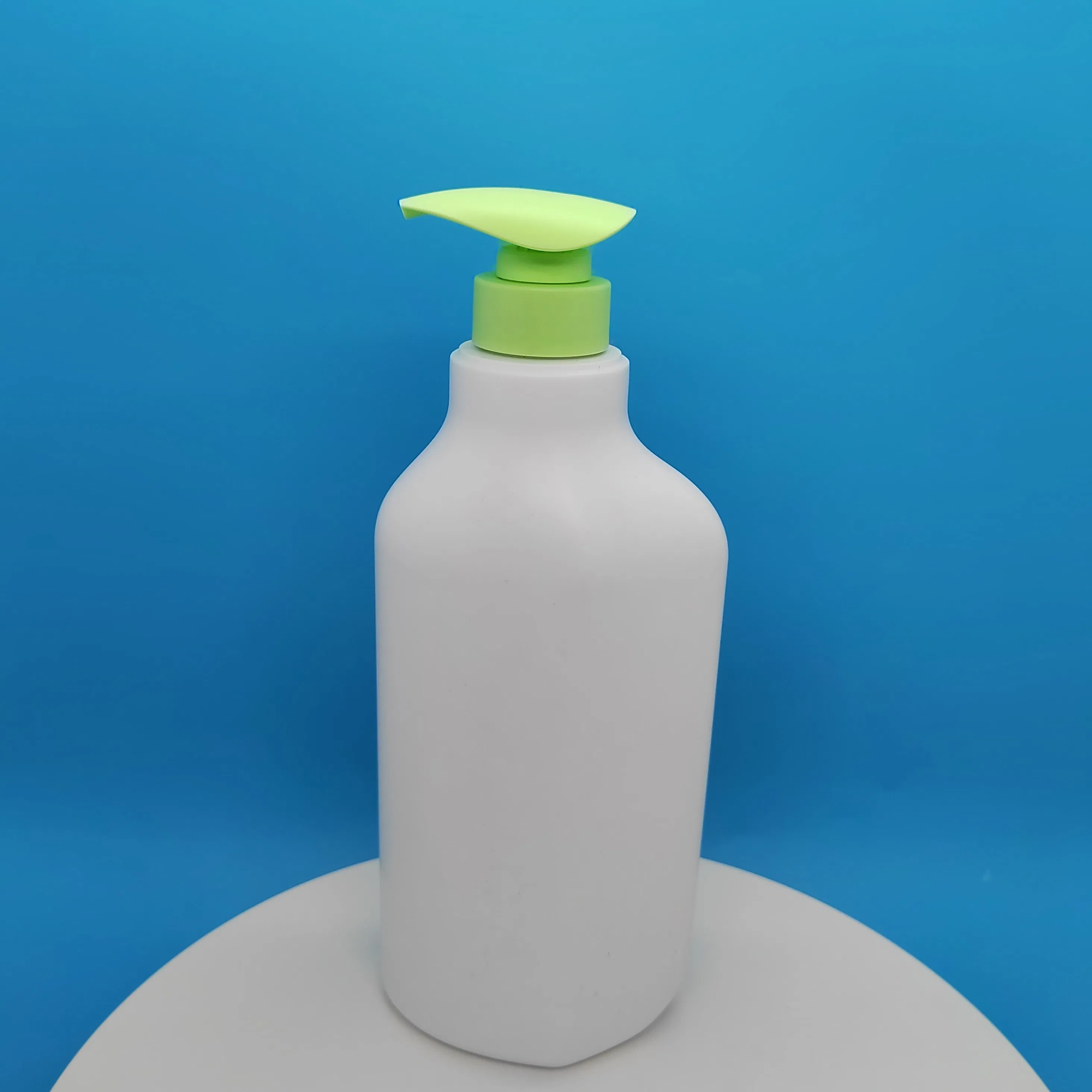 Spring Scenery 33/410 4cc Frosted Shampoo Shower Gel. Plastic Lotion Pump