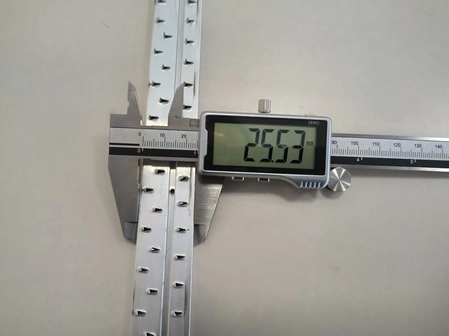HS-300A, Aluminum Carpet Tack Strip Metal Aluminum Carpet Door Bar, 1220mm*25.5mm*6mm