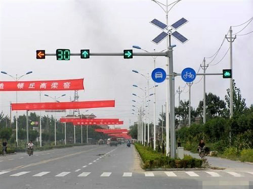 Galvanized Conical 8m Solar LED Street Lighting/Light Lamp Pillar/Post