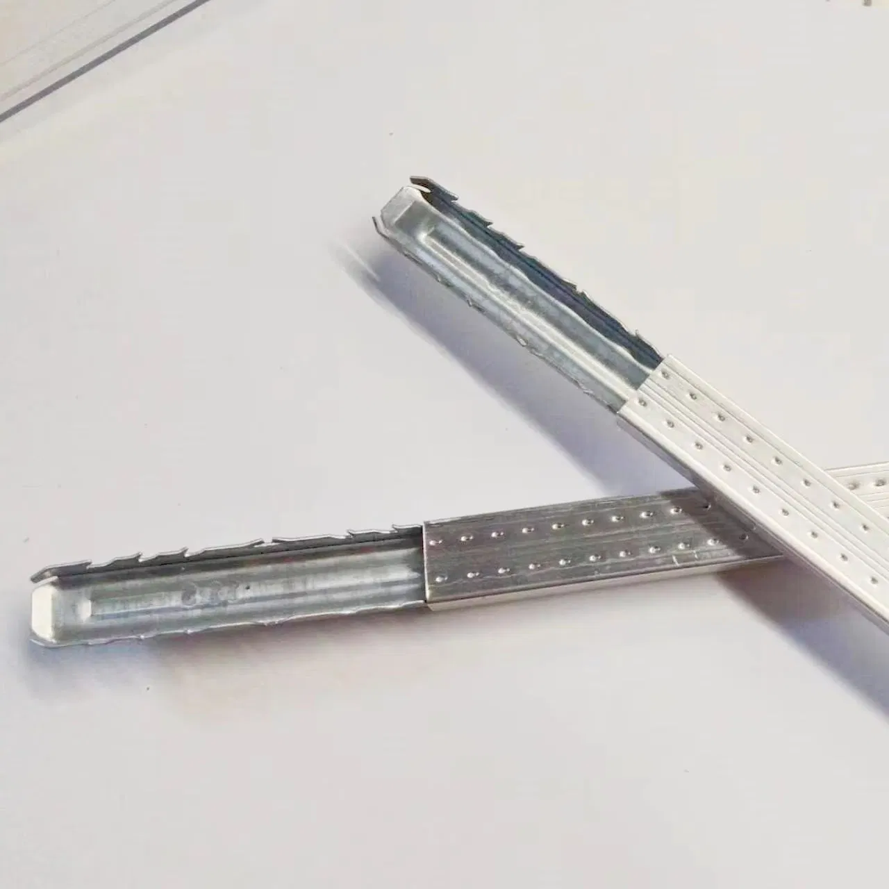 Steel Straight Corner Joint Connector for Aluminum Spacer Bar of Insulating Glass