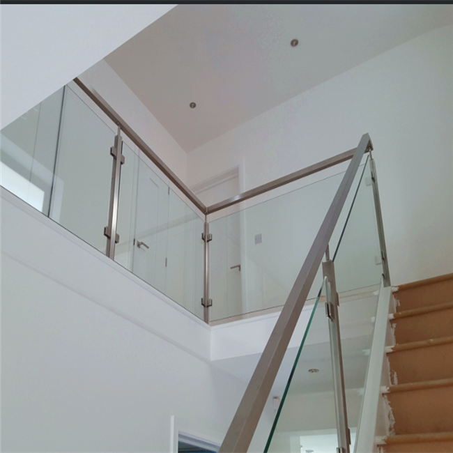 Modern Glass Railing and Aluminum Post Glass Railing
