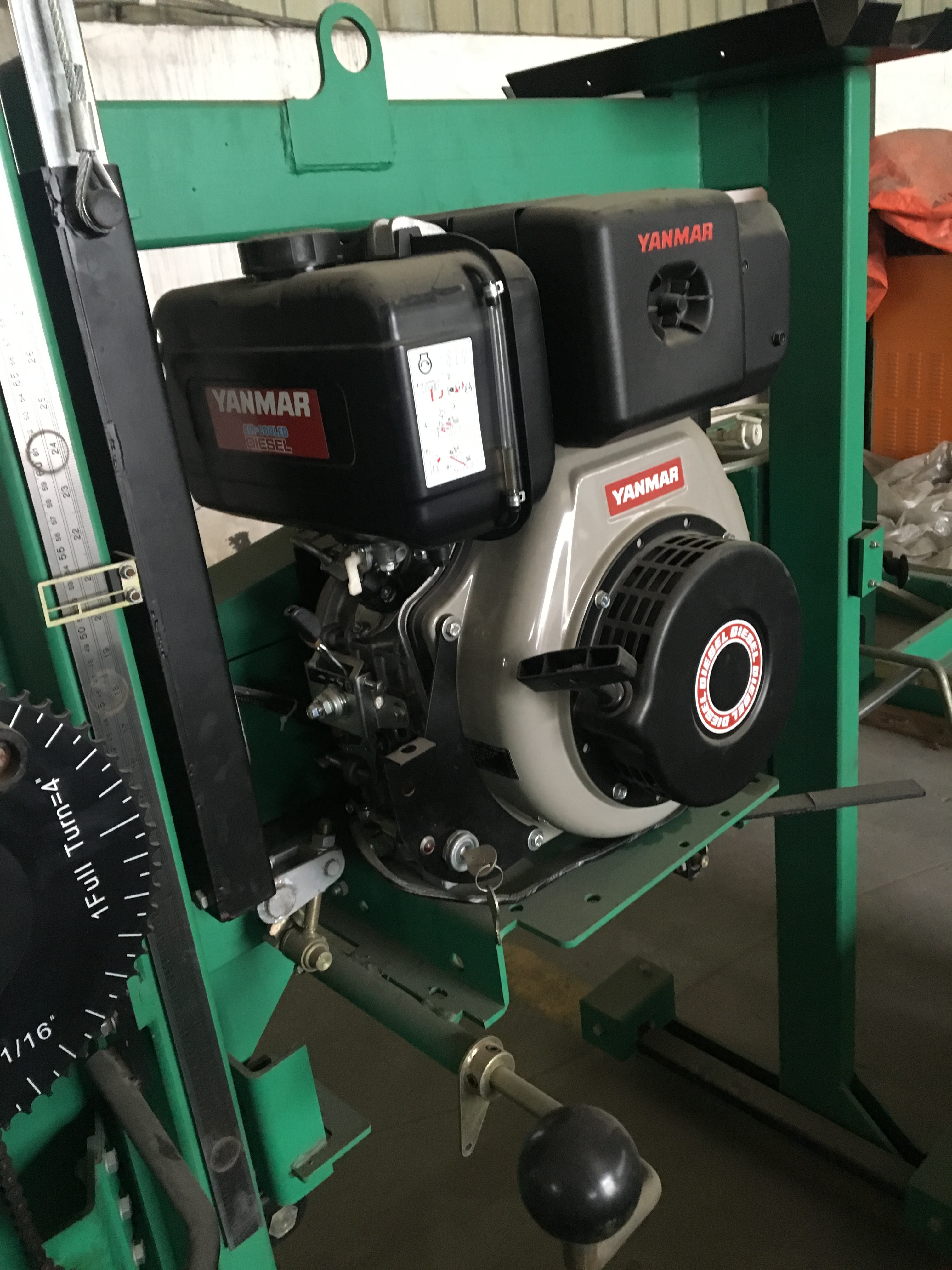 Ленточная пила по дереву горизонтальная MJ375