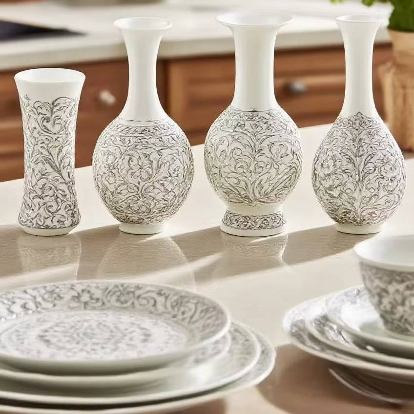 Luxury China Dehua Porcelain Ceramic Vase Fine Blanc De Chine White Ceramic Vase for Home Decor and Hotel Decoration