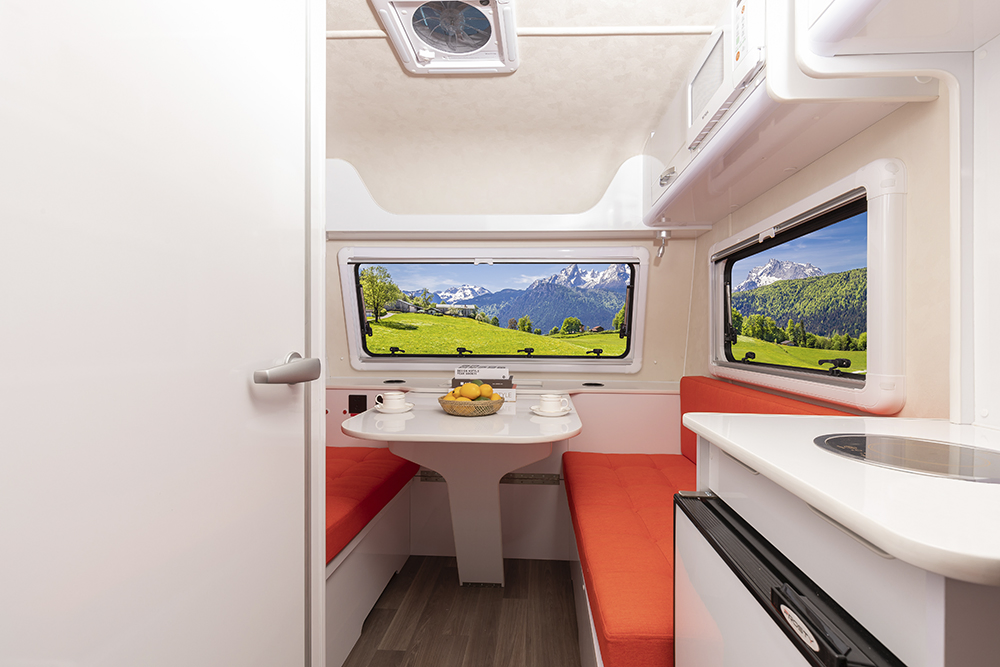 15FT Mini Camper Caravan with Kitchen and Bathroom