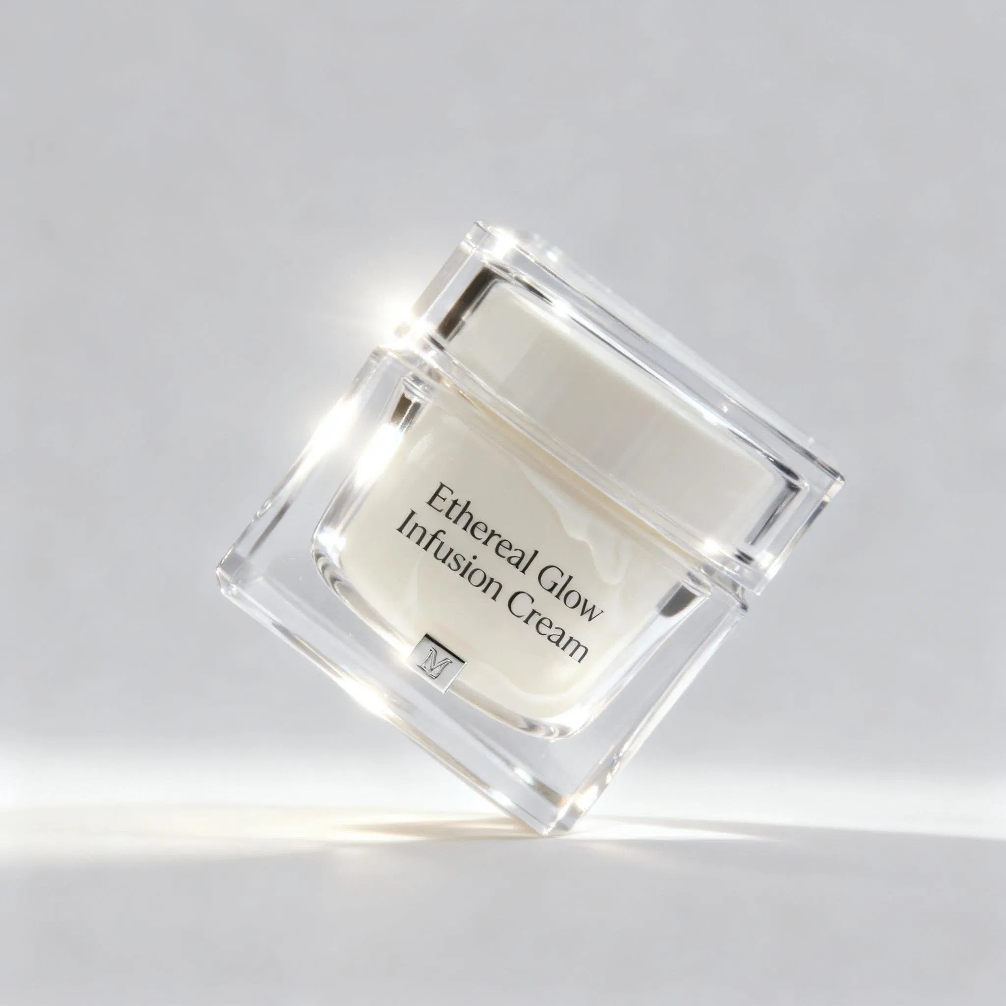 Soothing and Anti-Inflammatory Face Cream with 1.5% Tranexamic Acid for Redness Control and Dendrobium Extract for Comfort and Hydrolyzed Sponge Crystal for He
