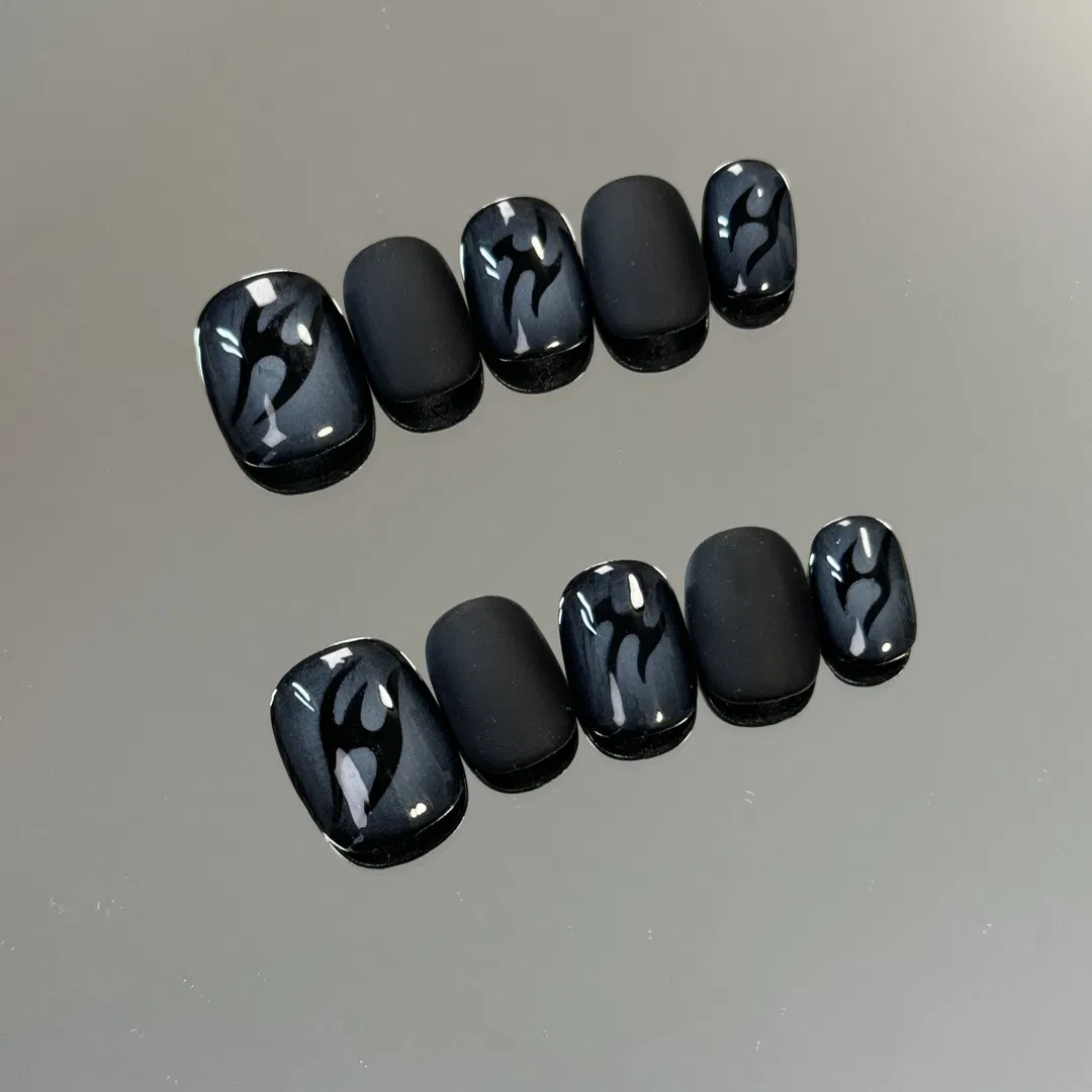 Black Finger Nails New Design OEM Premium False Nails Handmade Black and Blue Flame Pattern Glossy Finish Bold Shape Reusable Nails