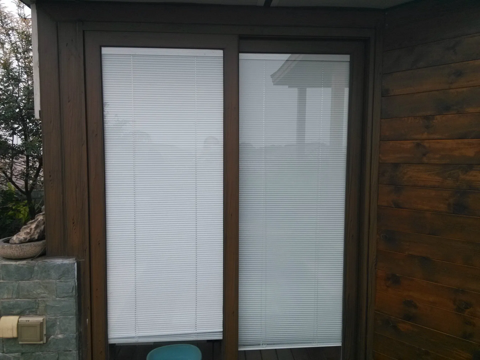 Morden Design Residential Aluminum Double Glazing Glass Automatic Roller Shutter Door