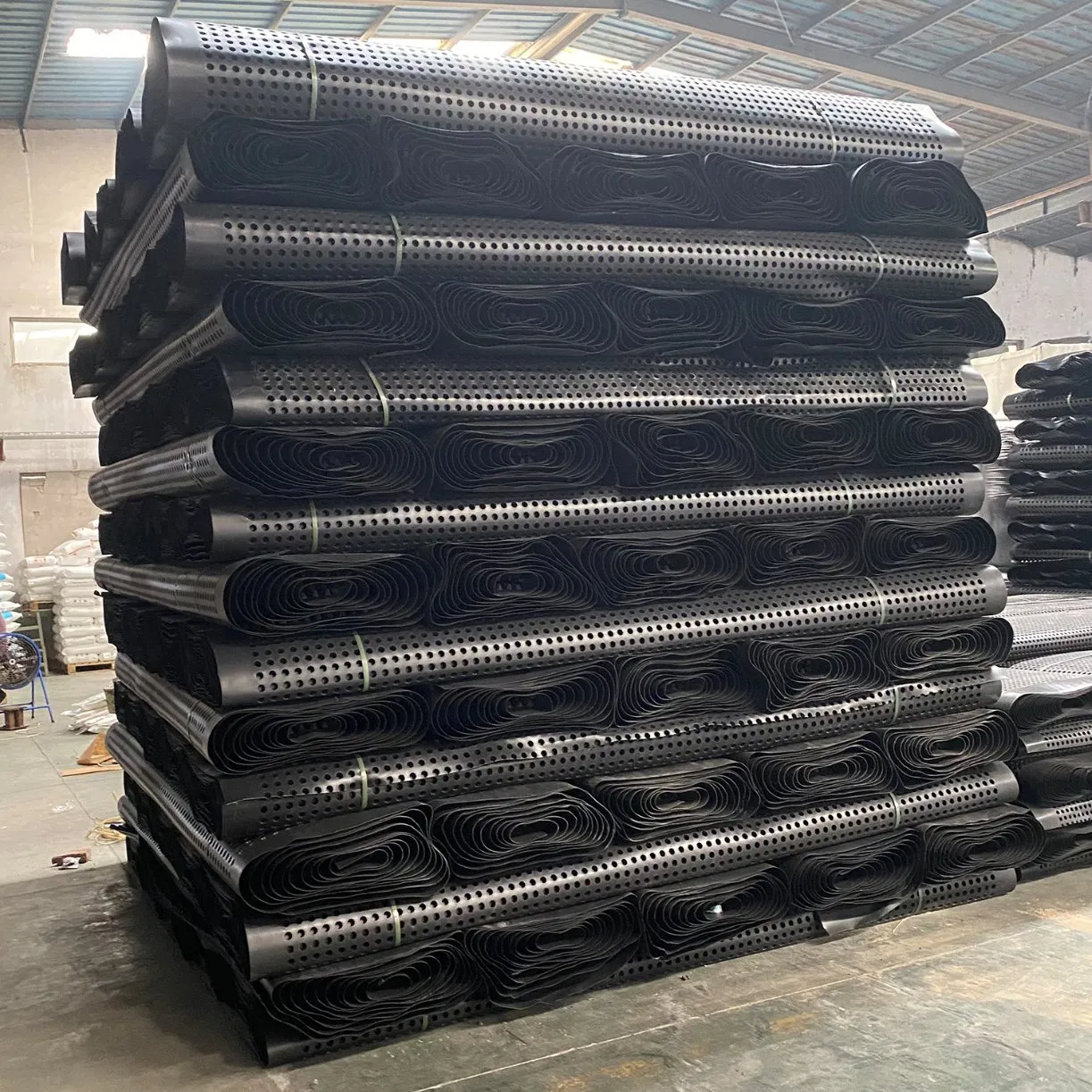 Drainage Board for Greening and Filtering Water in Basement Garage