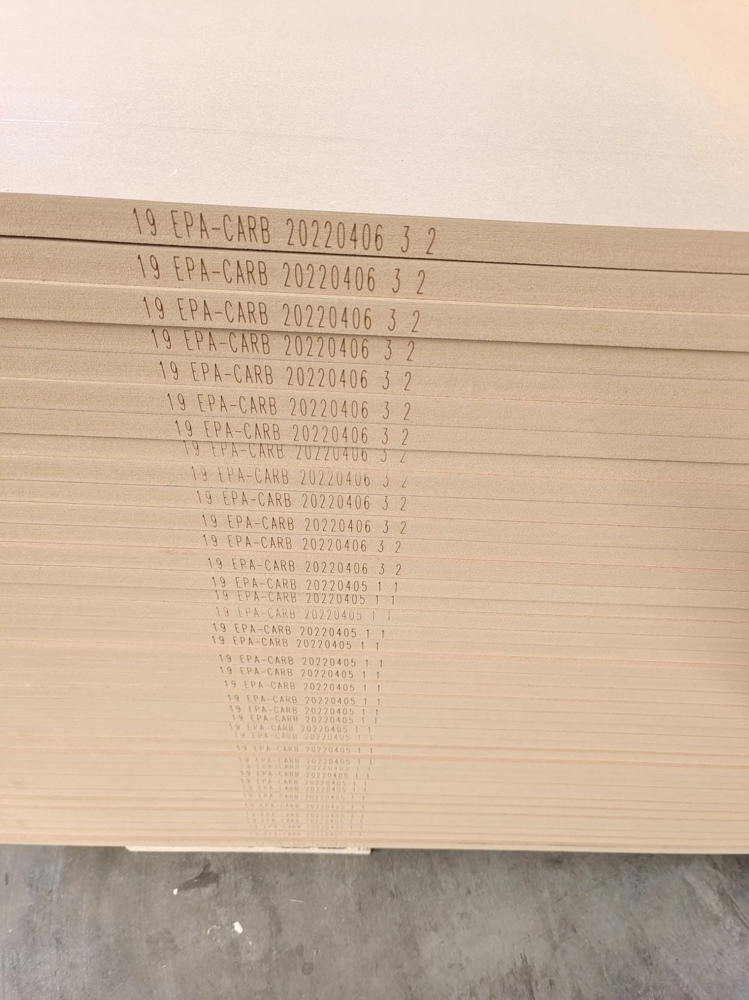 Carb P2 Grade Pine MDF 1220X2440X9mm 12mm 15mm 18mm for Exporting
