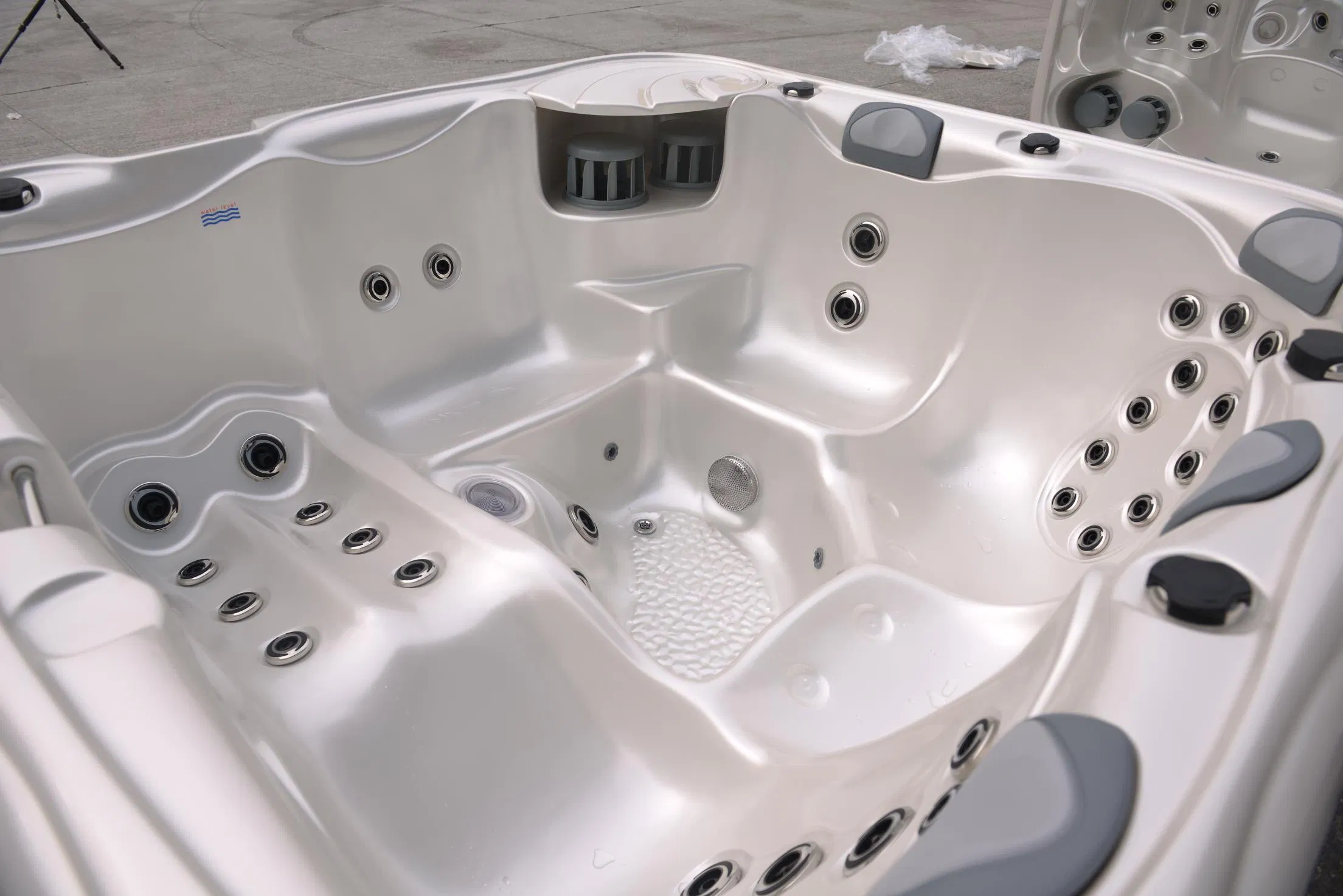 Portable Outdoor Spas and Hot Tubs with Balboa 5 Person