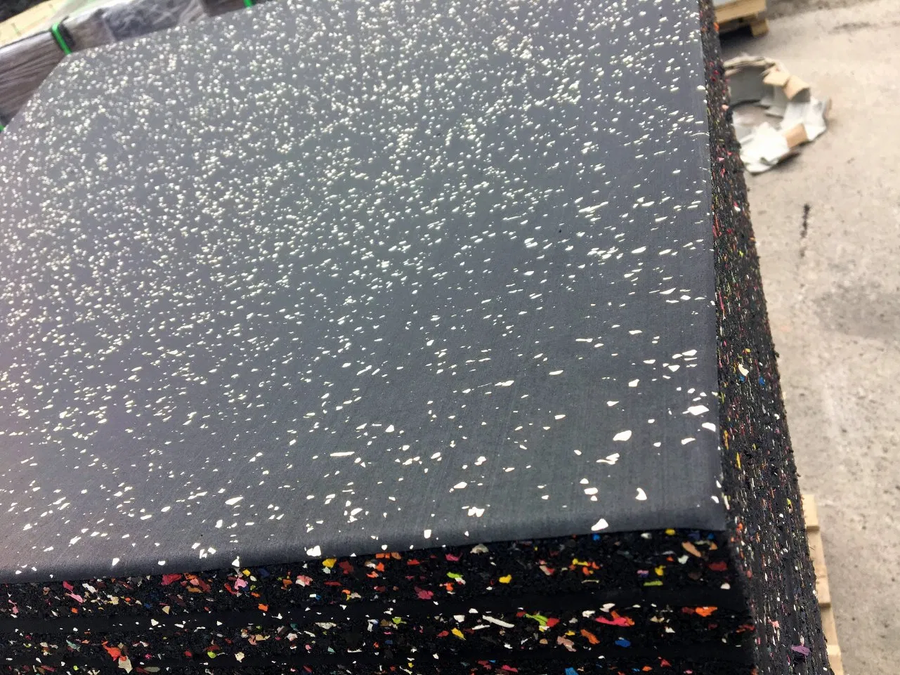Rubber Tile and Floor for Gym Club and Playground