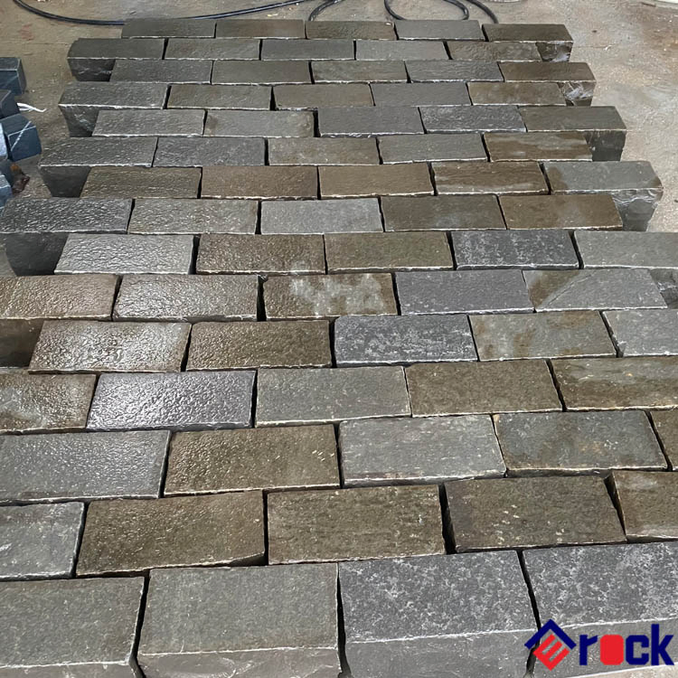 Low Price Anti-Slip Flamed Finish Black Grey Basalt for Outdoor Paving Stone