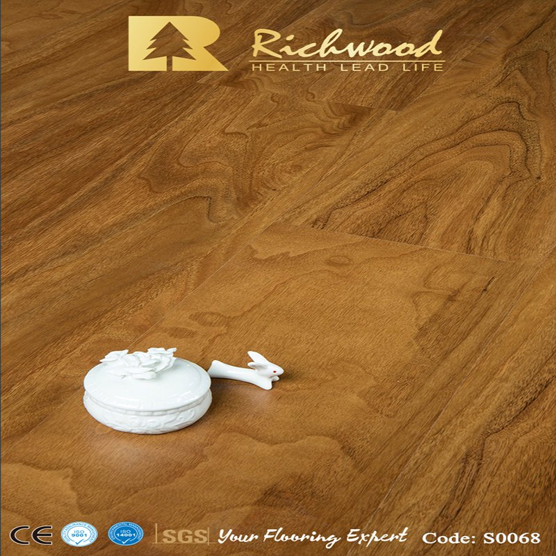 Зеркальный паркет из клена 12.3 мм, звукопоглощающий