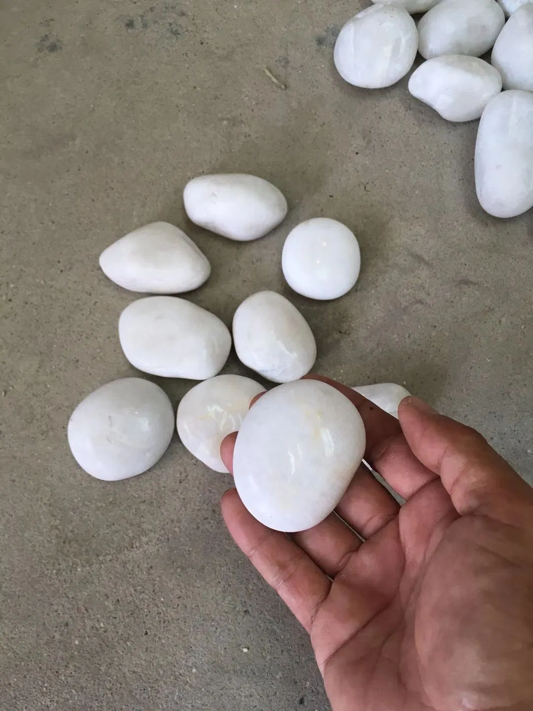 High Polished White Pebbles, Cobble Stones Aquarium, Lanscaping, Garden 1-8cm